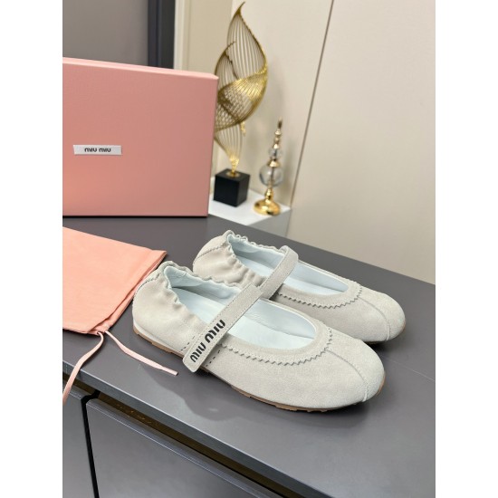 MiuMiu Shoes Top Quality
Women 35-41
Men 39-45