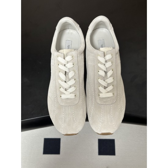 Toteme Shoes Collection
Women 35-40