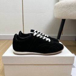 Toteme Shoes Collection
Women 35-40
