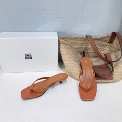 Toteme Shoes Collection
Women 35-40