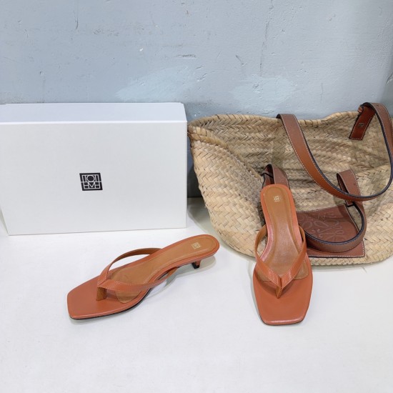 Toteme Shoes Collection
Women 35-40