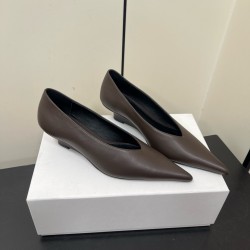 Toteme Shoes Collection
Women 35-40
