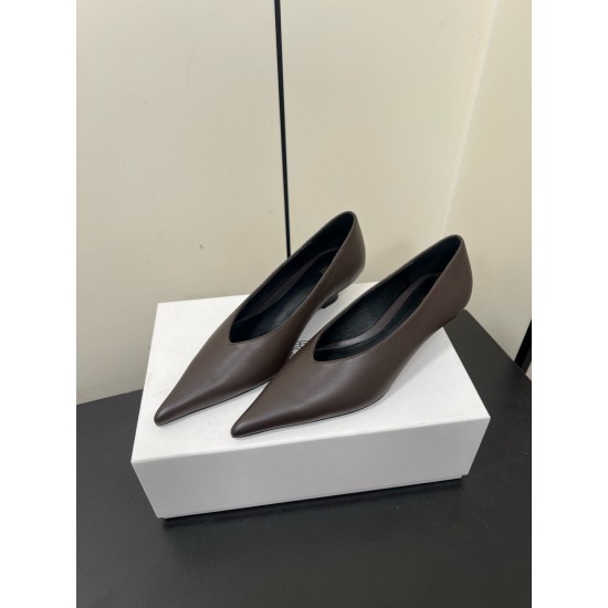 Toteme Shoes Collection
Women 35-40