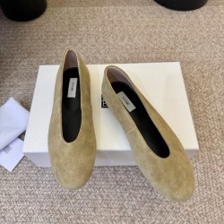 Toteme Shoes Collection
Women 35-40