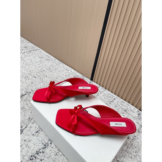 Toteme Shoes Collection
Women 35-40