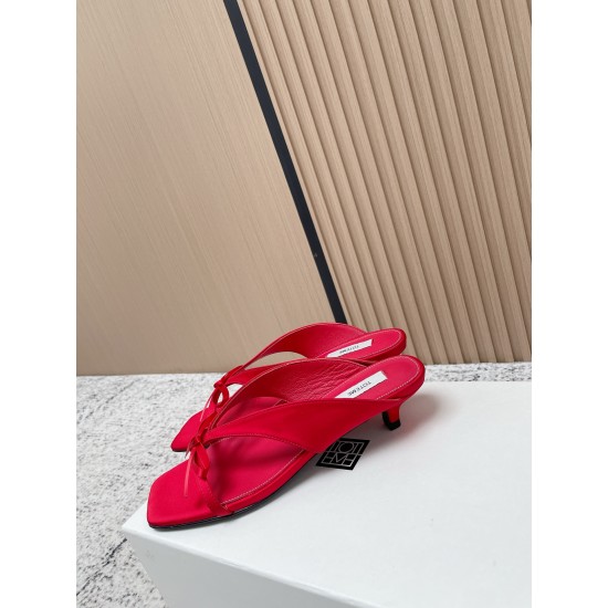Toteme Shoes Collection
Women 35-40