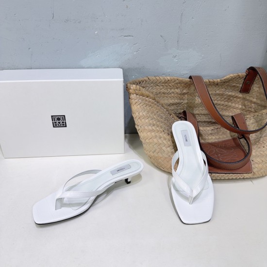 Toteme Shoes Collection
Women 35-40