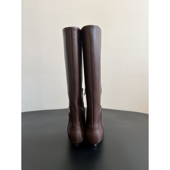 Toteme Shoes Collection
Women 35-40