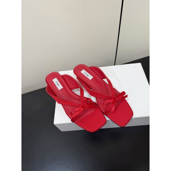 Toteme Shoes Collection
Women 35-40