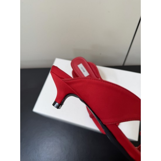 Toteme Shoes Collection
Women 35-40