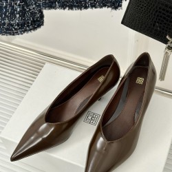 Toteme Shoes Collection
Women 35-40