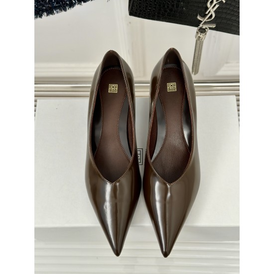 Toteme Shoes Collection
Women 35-40