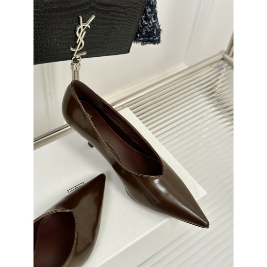 Toteme Shoes Collection
Women 35-40
