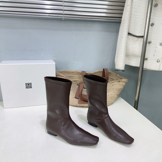 Toteme Shoes Collection
Women 35-40