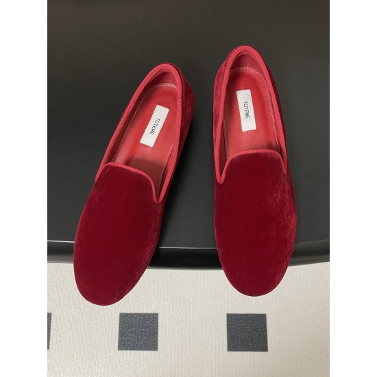Toteme Shoes Collection
Women 35-40