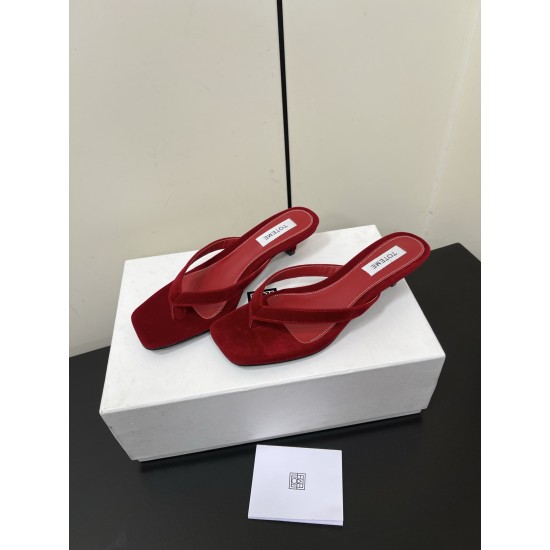 Toteme Shoes Collection
Women 35-40