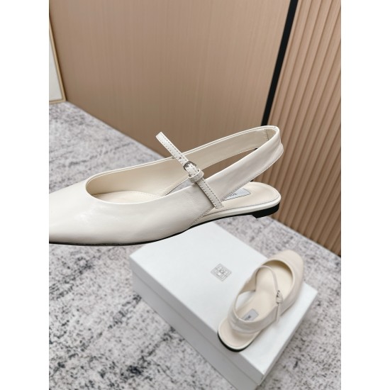 Toteme Shoes Collection
Women 35-40