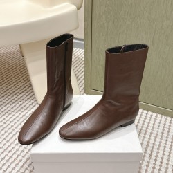Toteme Shoes Collection
Women 35-40