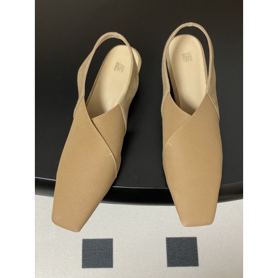 Toteme Shoes Collection
Women 35-40