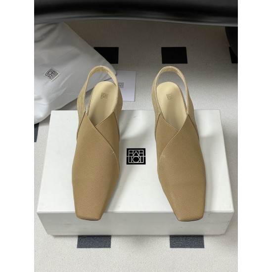 Toteme Shoes Collection
Women 35-40