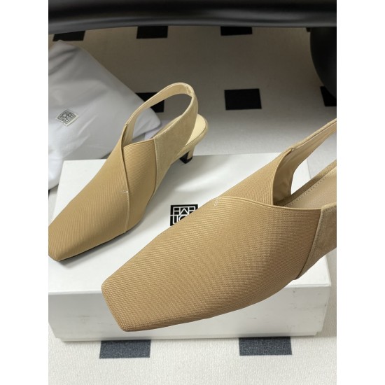 Toteme Shoes Collection
Women 35-40