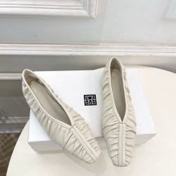 Toteme Shoes Collection
Women 35-40