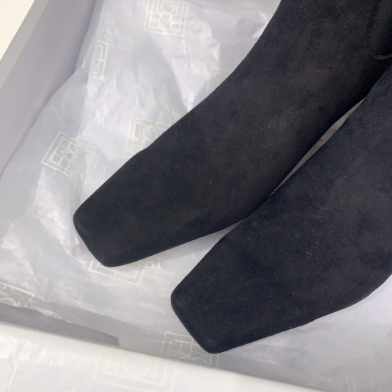 Toteme Shoes Collection
Women 35-40