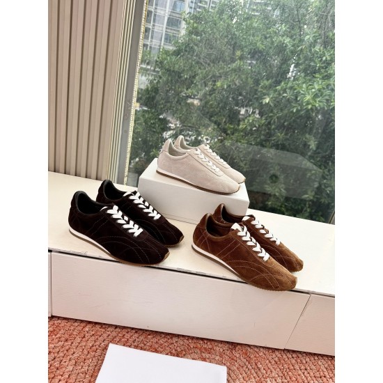 Toteme Shoes Collection
Women 35-40