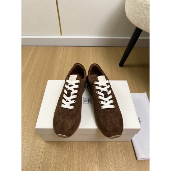 Toteme Shoes Collection
Women 35-40