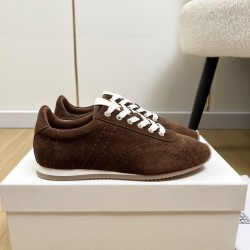 Toteme Shoes Collection
Women 35-40