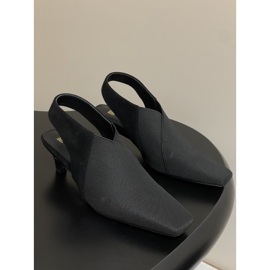 Toteme Shoes Collection
Women 35-40