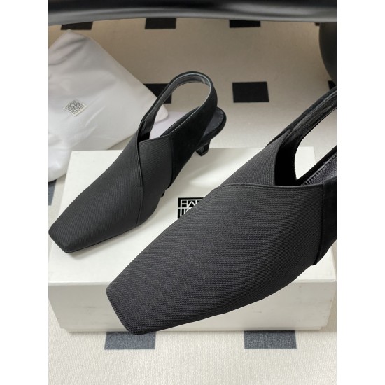 Toteme Shoes Collection
Women 35-40