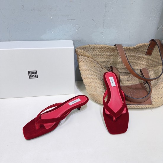Toteme Shoes Collection
Women 35-40