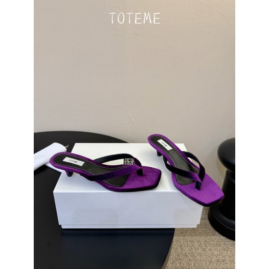 Toteme Shoes Collection
Women 35-40