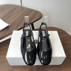 Toteme Shoes Collection
Women 35-40