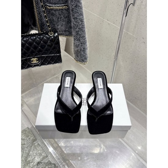 Toteme Shoes Collection
Women 35-40