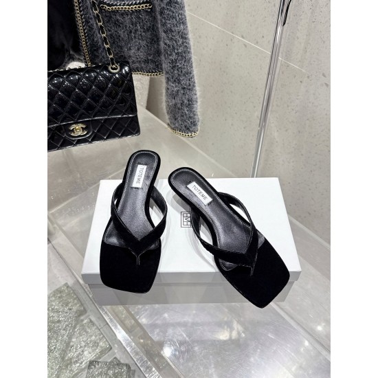 Toteme Shoes Collection
Women 35-40