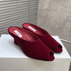 Toteme Shoes Collection
Women 35-40