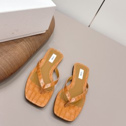 Toteme Shoes Collection
Women 35-40