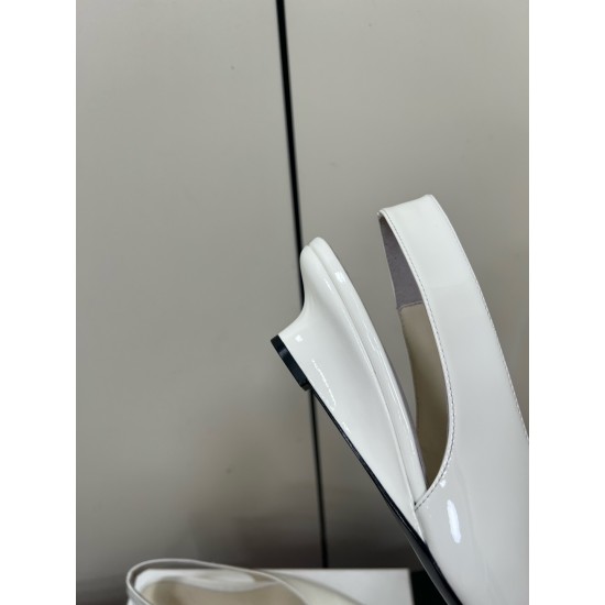 Toteme Shoes Collection
Women 35-40