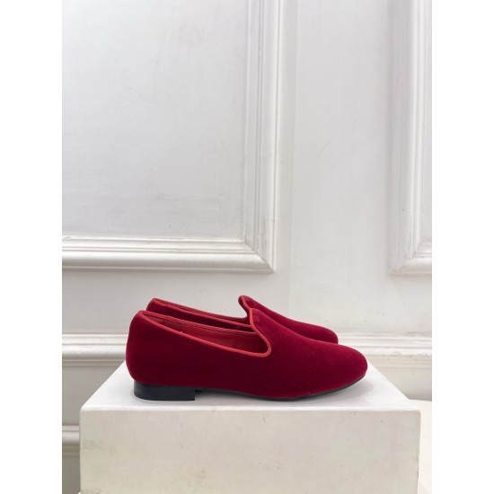 Toteme Shoes Collection
Women 35-40