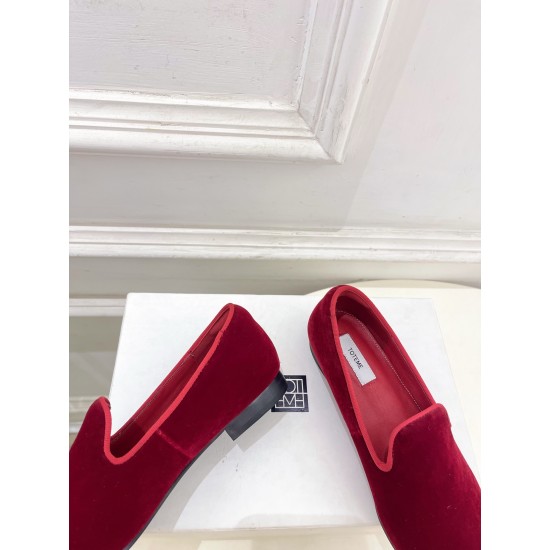 Toteme Shoes Collection
Women 35-40