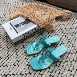 Toteme Shoes Collection
Women 35-40
