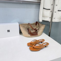 Toteme Shoes Collection
Women 35-40