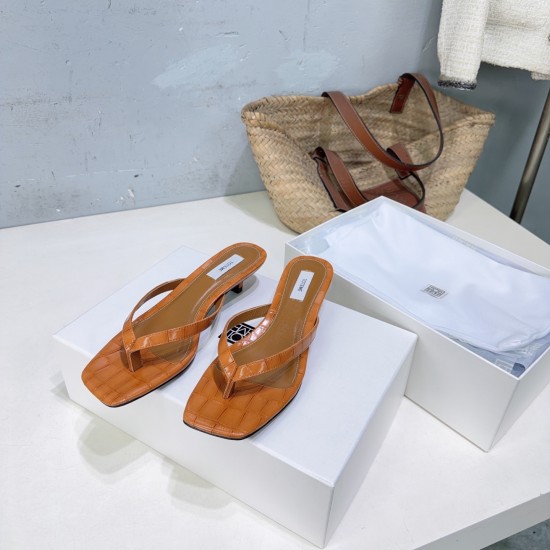 Toteme Shoes Collection
Women 35-40