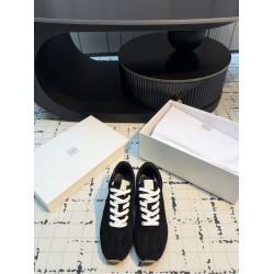 Toteme Shoes Collection
Women 35-40