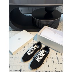 Toteme Shoes Collection
Women 35-40
