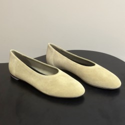 Toteme Shoes Collection
Women 35-40