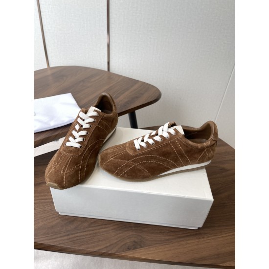 Toteme Shoes Collection
Women 35-40