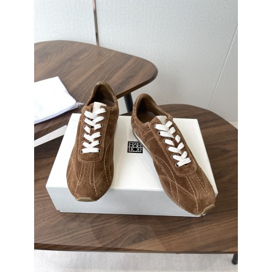 Toteme Shoes Collection
Women 35-40